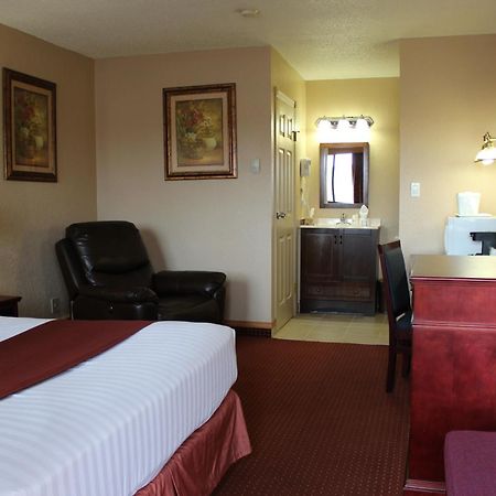 Howard Johnson By Wyndham Red Deer Exterior foto