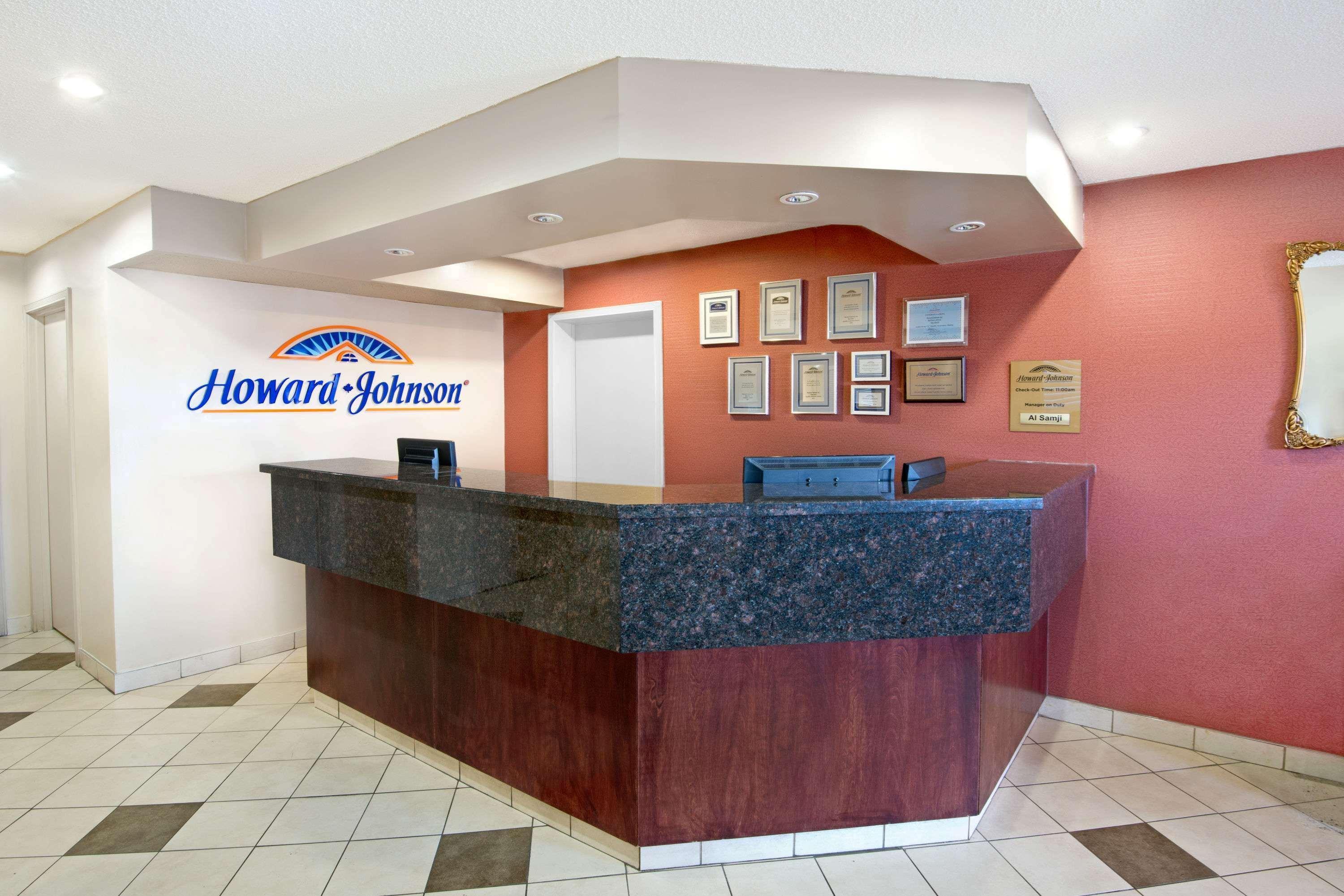 Howard Johnson By Wyndham Red Deer Exterior foto