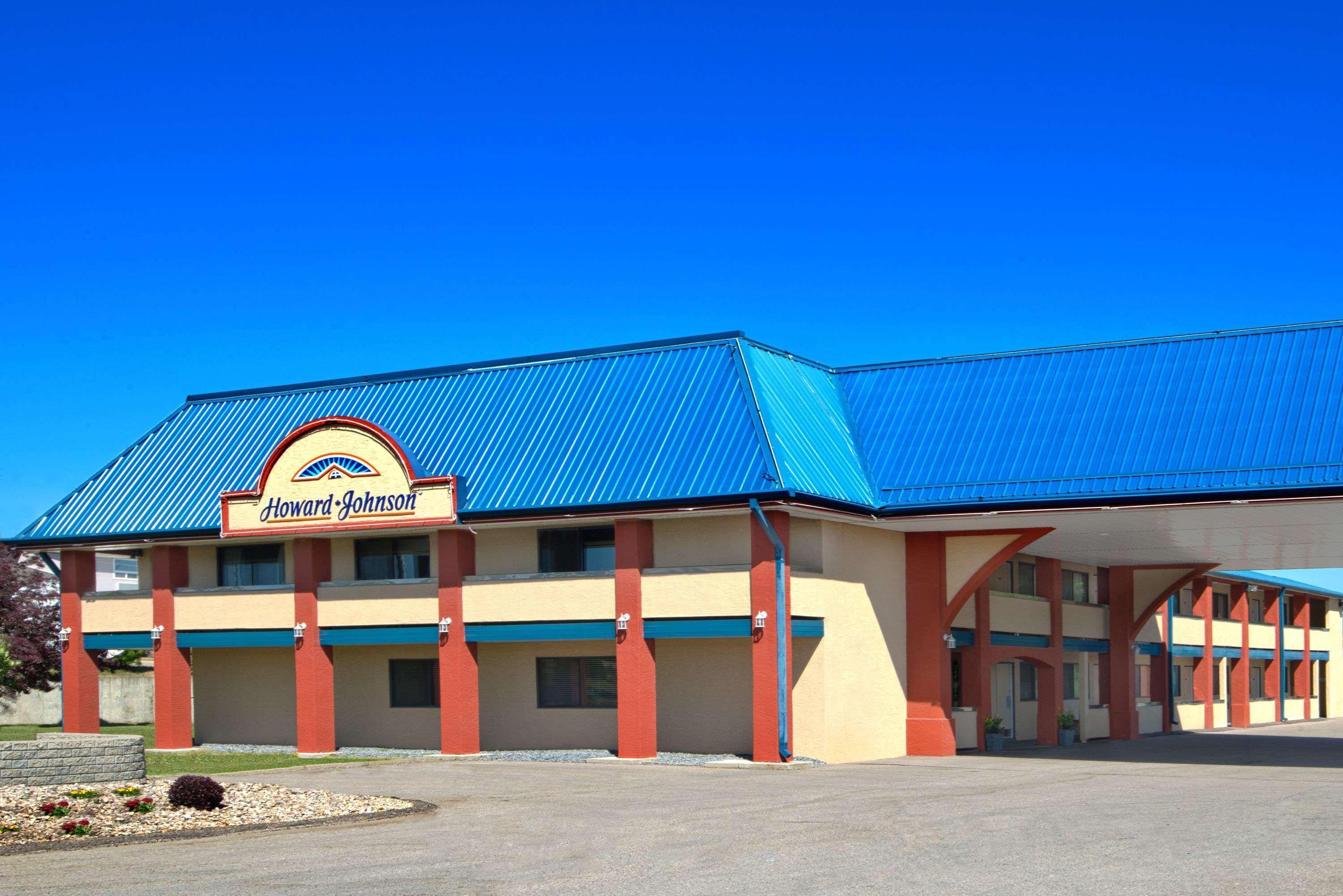 Howard Johnson By Wyndham Red Deer Exterior foto