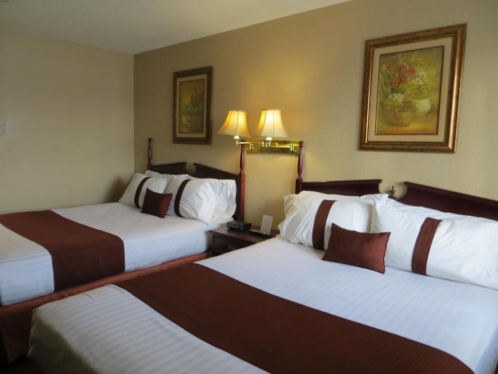 Howard Johnson By Wyndham Red Deer Exterior foto