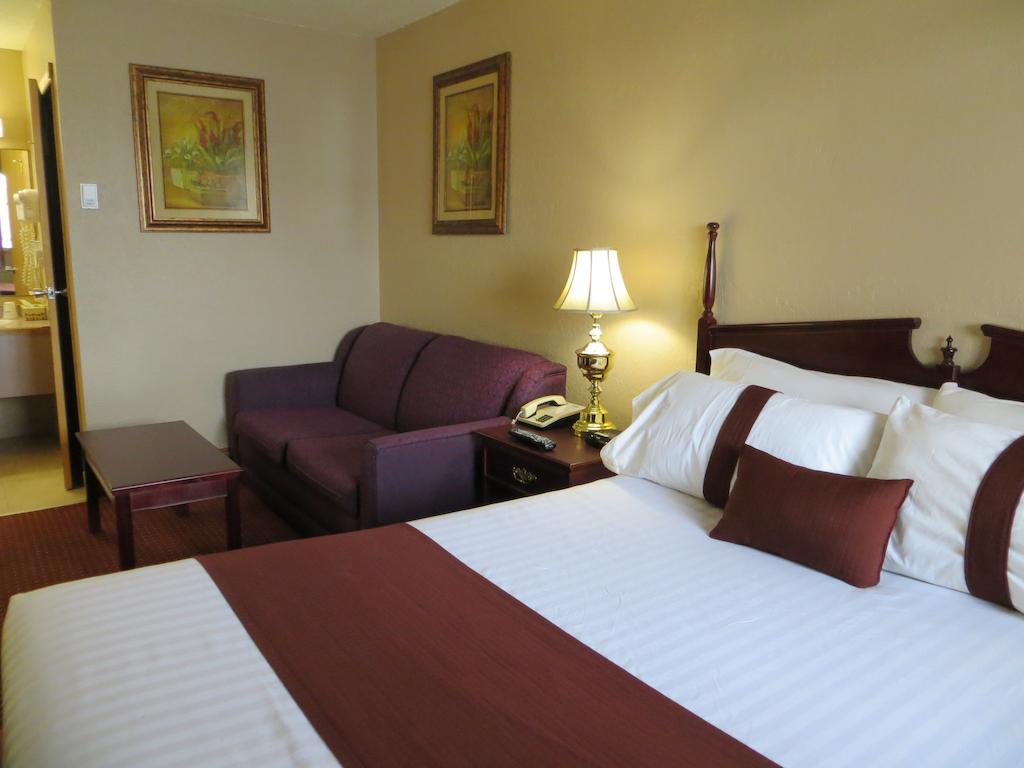 Howard Johnson By Wyndham Red Deer Exterior foto