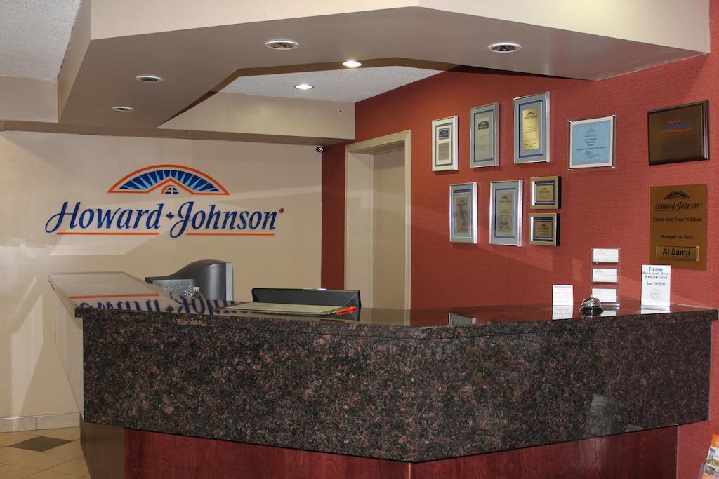 Howard Johnson By Wyndham Red Deer Interior foto