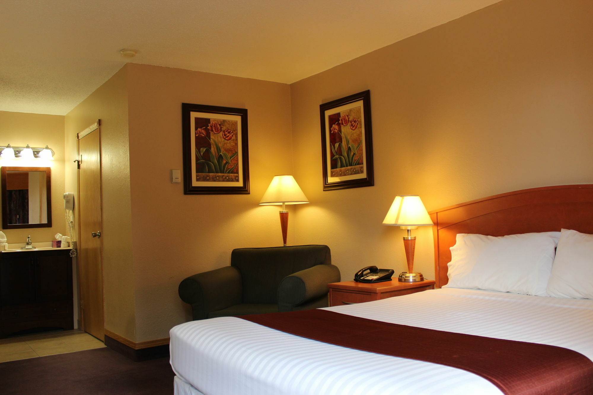 Howard Johnson By Wyndham Red Deer Exterior foto
